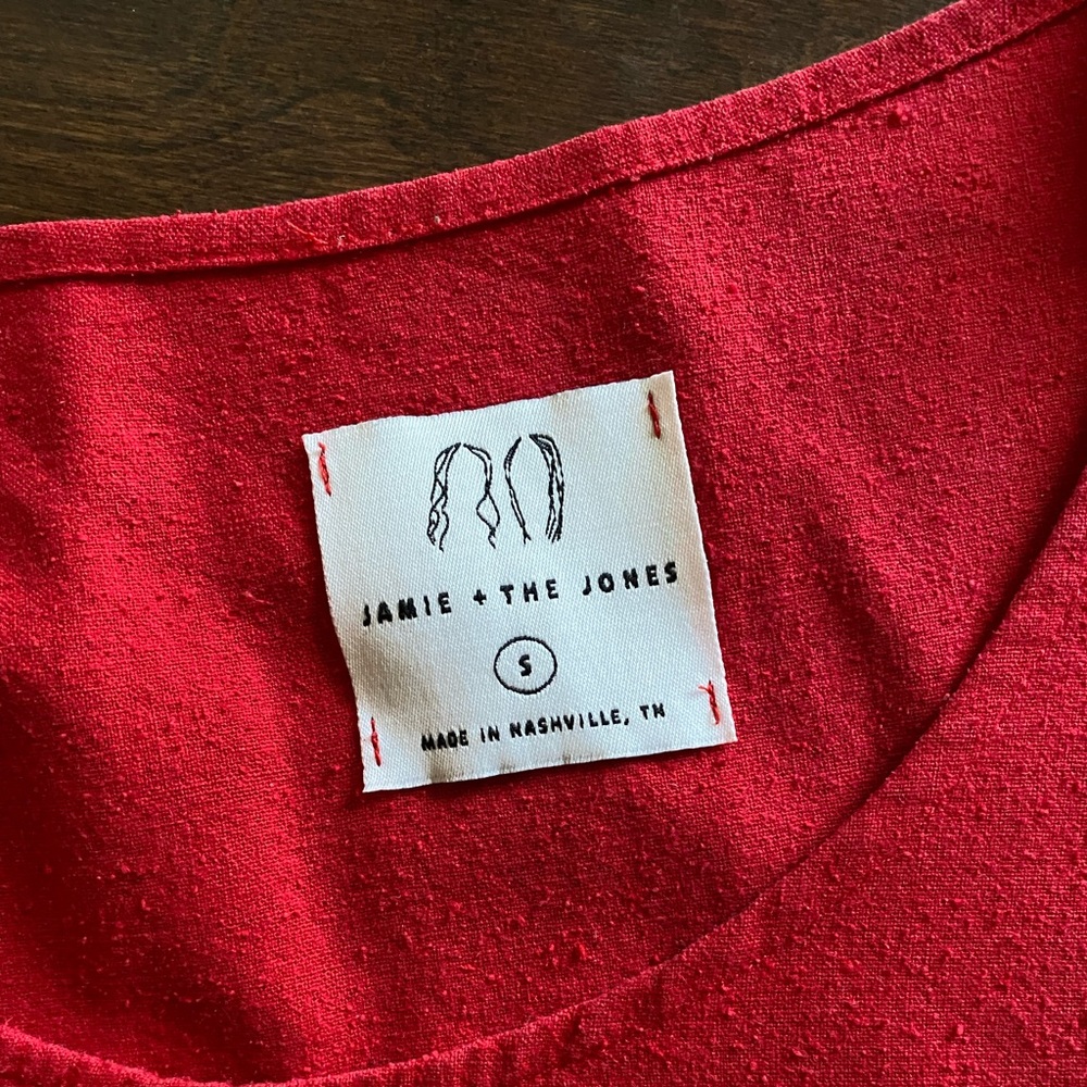 COPY - Jamie and the Jones red tunic blouse. Size M